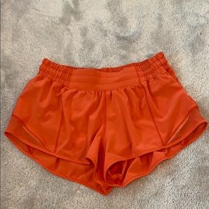 Lululemon Hotty Hot Short 2.5